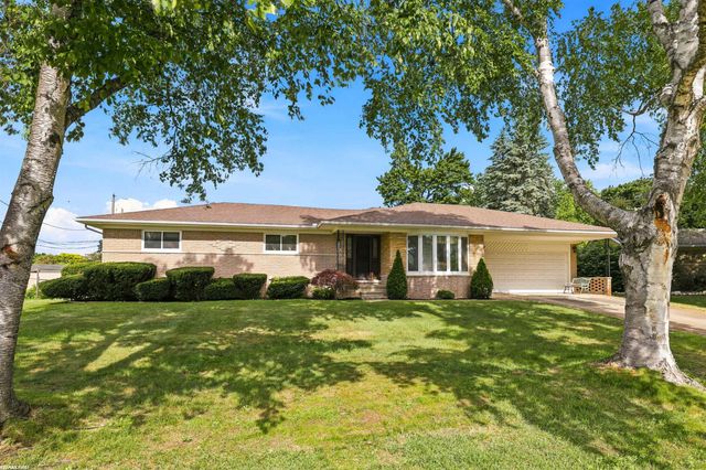 53375 Mark Drive, Shelby Twp, MI 48316