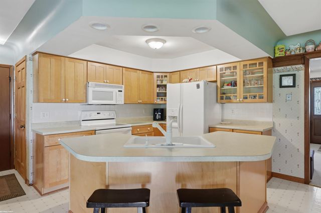 53375 Mark Drive, Shelby Twp, MI 48316