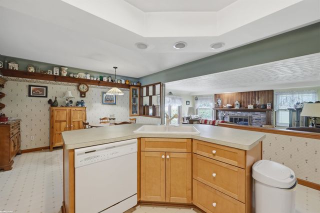 53375 Mark Drive, Shelby Twp, MI 48316