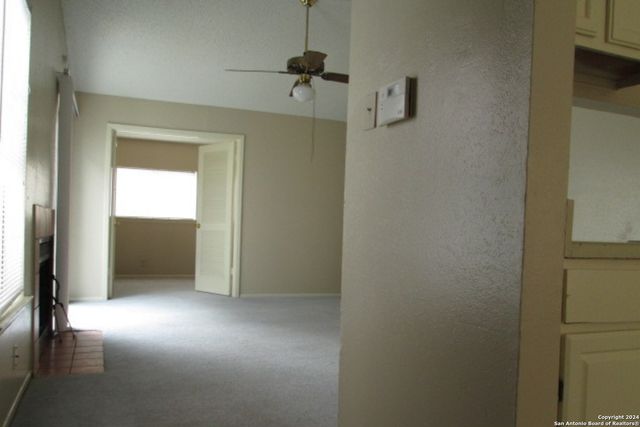 4143 SUNRISE CREST DR, San Antonio, TX 78244