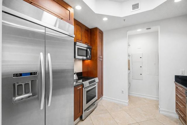 701 S Olive Avenue 1605, West Palm Beach, FL 33401