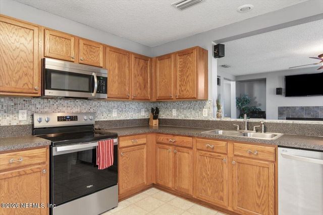 1092 SUNRAY Court, Jacksonville, FL 32218