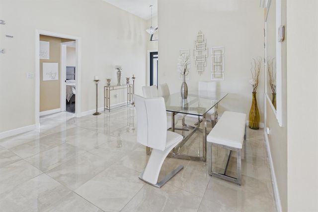 169 Executive Circle, Boynton Beach, FL 33436