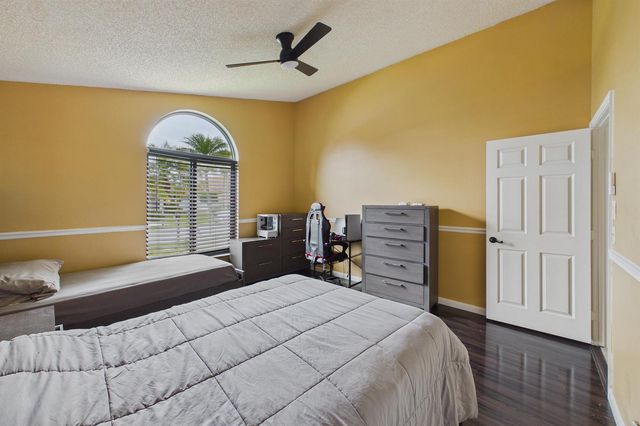 169 Executive Circle, Boynton Beach, FL 33436