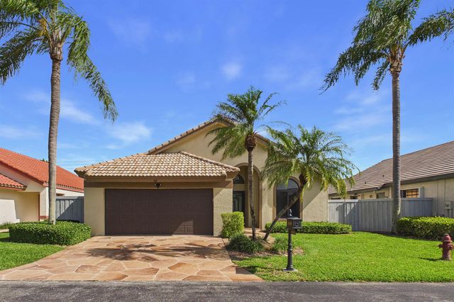 169 Executive Circle, Boynton Beach, FL 33436
