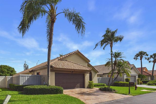 169 Executive Circle, Boynton Beach, FL 33436