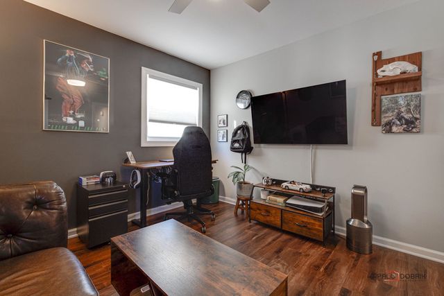 1011 N HADDOW Avenue, Arlington Heights, IL 60004