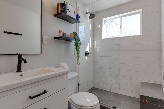 1011 N HADDOW Avenue, Arlington Heights, IL 60004