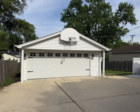1011 N HADDOW Avenue, Arlington Heights, IL 60004