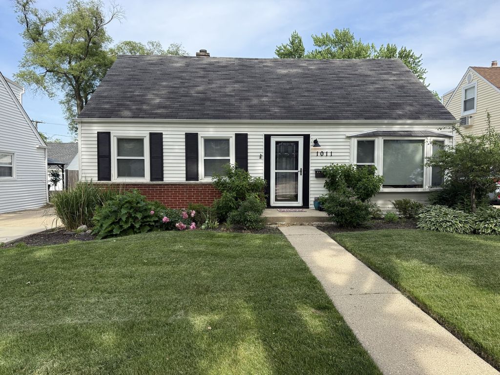 1011 N HADDOW Avenue, Arlington Heights, IL 60004