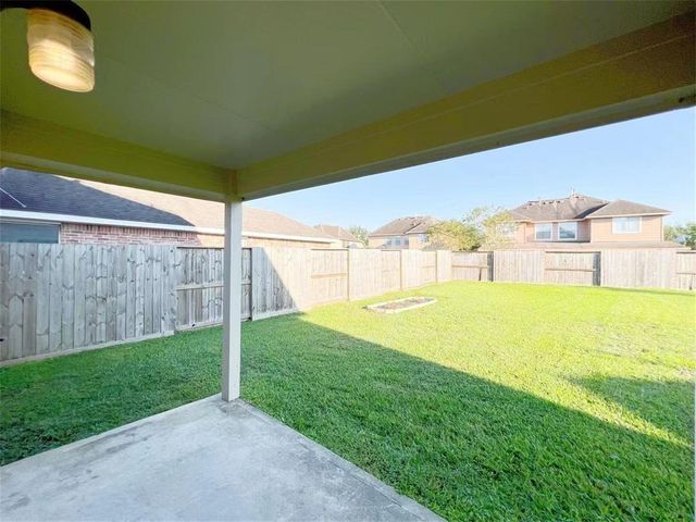 18102 Redoak Manor Lane, Cypress, TX 77433
