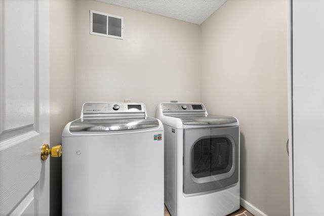 101 Bennington Street, Johnstown, OH 43031