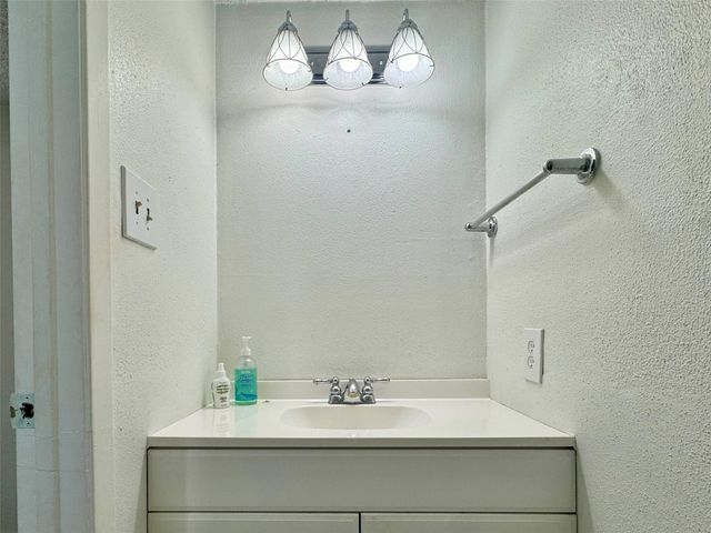 6505 Gambier Lane, Bellaire, TX 77401