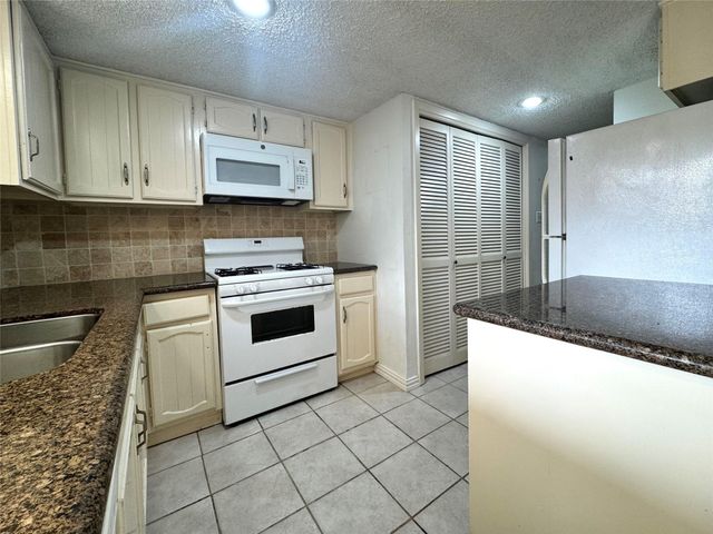 6505 Gambier Lane, Bellaire, TX 77401
