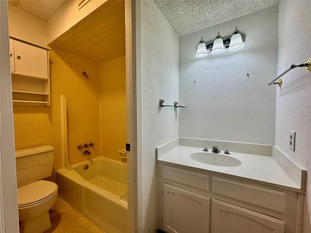 6505 Gambier Lane, Bellaire, TX 77401