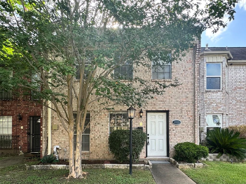 6505 Gambier Lane, Bellaire, TX 77401