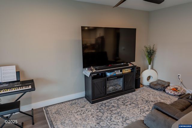 780 778 E Jefferson St, Stayton, OR 97383