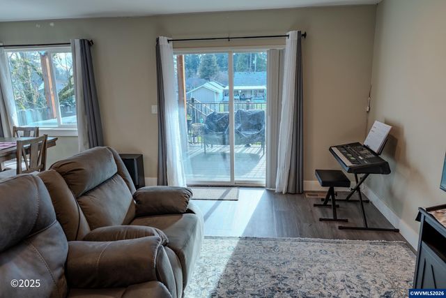 780 778 E Jefferson St, Stayton, OR 97383