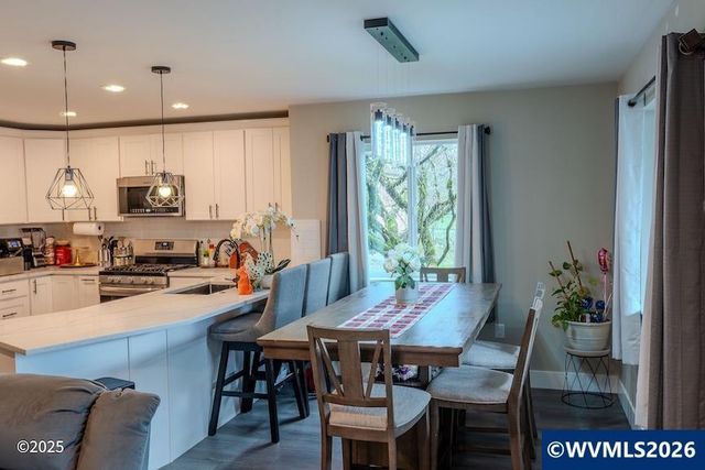 780 778 E Jefferson St, Stayton, OR 97383