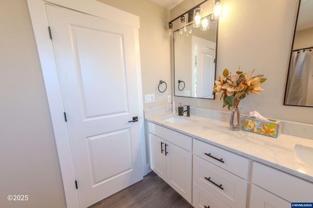 780 778 E Jefferson St, Stayton, OR 97383