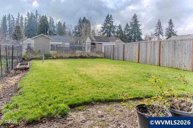780 778 E Jefferson St, Stayton, OR 97383