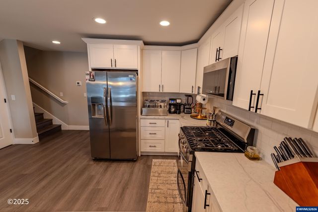 780 778 E Jefferson St, Stayton, OR 97383