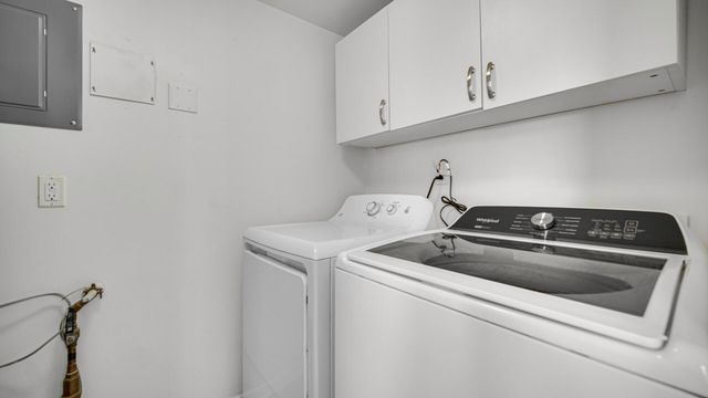 1818 Golden Oak Court, Crown Point, IN 46307