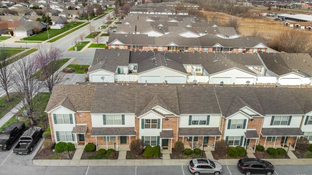 1818 Golden Oak Court, Crown Point, IN 46307