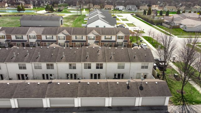 1818 Golden Oak Court, Crown Point, IN 46307