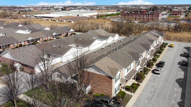 1818 Golden Oak Court, Crown Point, IN 46307