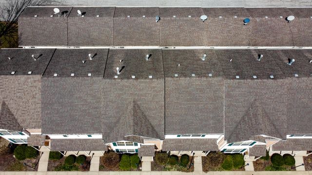 1818 Golden Oak Court, Crown Point, IN 46307