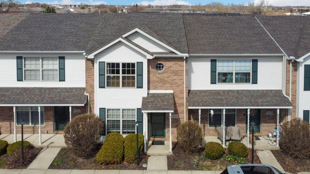 1818 Golden Oak Court, Crown Point, IN 46307