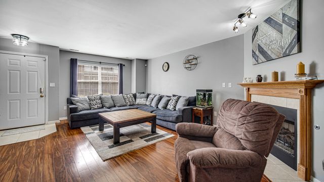 1818 Golden Oak Court, Crown Point, IN 46307