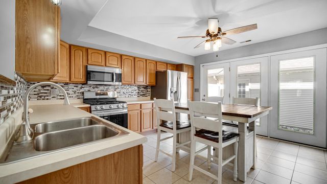 1818 Golden Oak Court, Crown Point, IN 46307