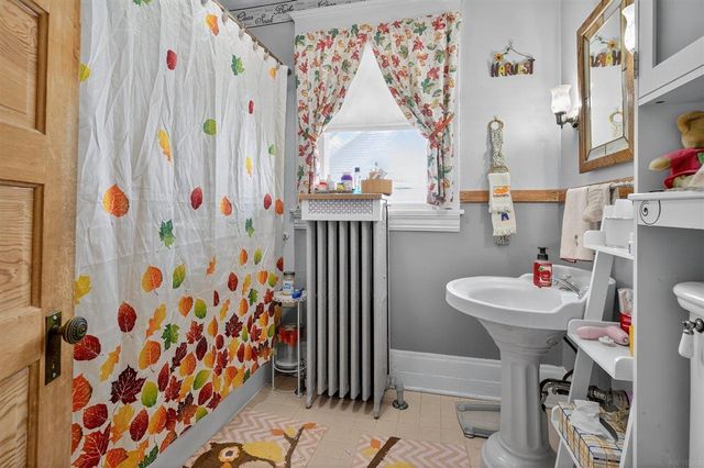 432 Vermont Street, Waterloo, IA 50701