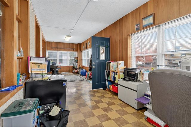 432 Vermont Street, Waterloo, IA 50701