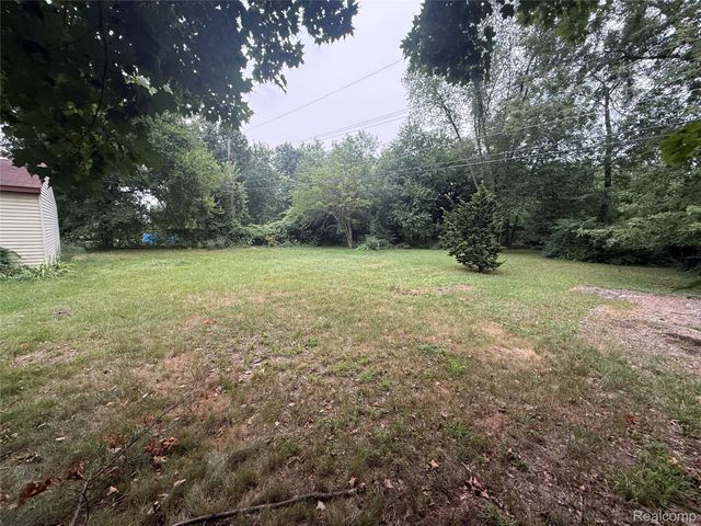37651 Amrhein Road, Livonia, MI 48150
