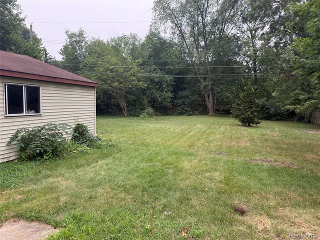 37651 Amrhein Road, Livonia, MI 48150
