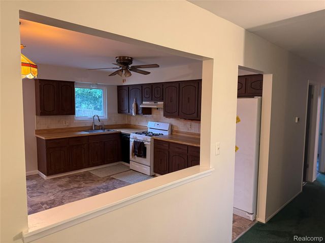 37651 Amrhein Road, Livonia, MI 48150