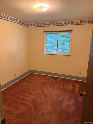 37651 Amrhein Road, Livonia, MI 48150