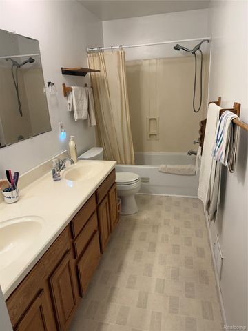 37651 Amrhein Road, Livonia, MI 48150