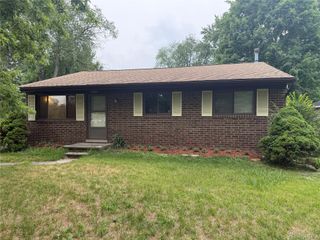 37651 Amrhein Road, Livonia, MI 48150