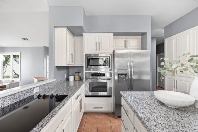 2433 Founders CIR, Spicewood, TX 78669