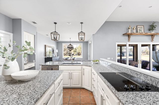 2433 Founders CIR, Spicewood, TX 78669