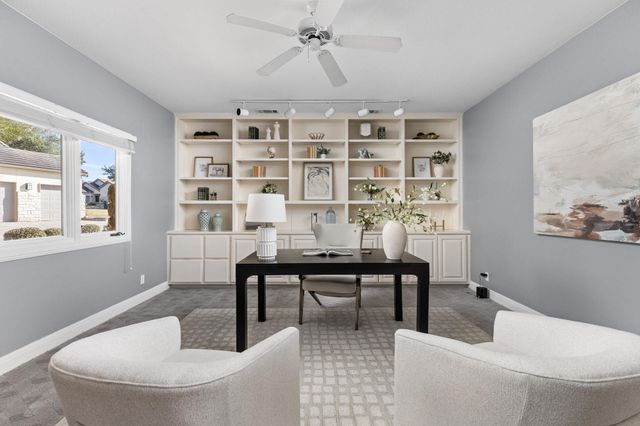 2433 Founders CIR, Spicewood, TX 78669