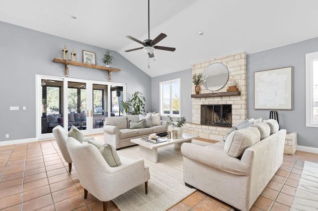 2433 Founders CIR, Spicewood, TX 78669