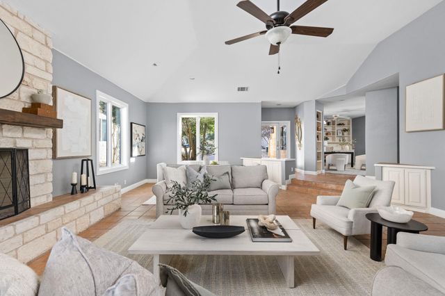 2433 Founders CIR, Spicewood, TX 78669