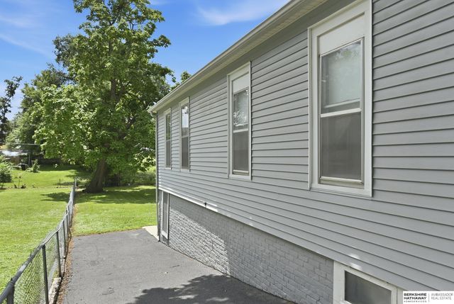 2015 Fowler Avenue, Omaha, NE 68110