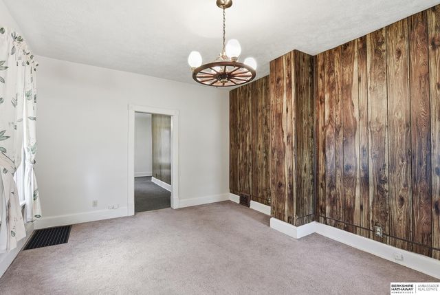 2015 Fowler Avenue, Omaha, NE 68110