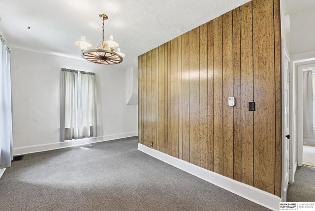 2015 Fowler Avenue, Omaha, NE 68110